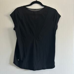 Lululemon Black Mesh Panel Short Sleeve Tee Lightweight Size 6 (est) Missing tag